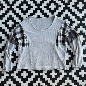 Women’s Plaid Sleeve Top - XL